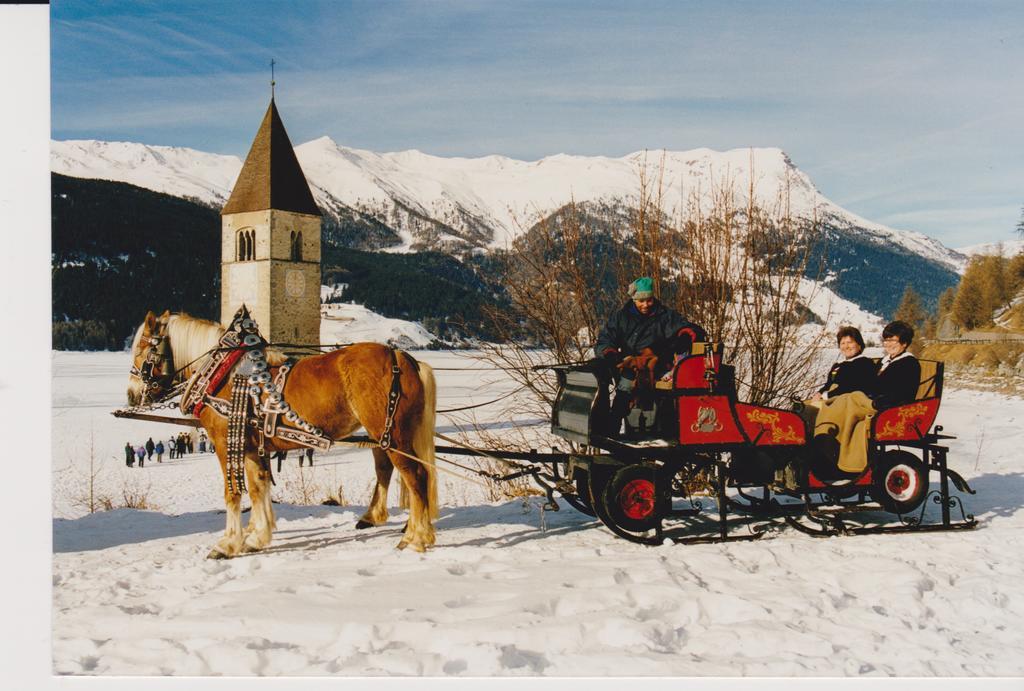 Hotel Alpenfriede Curon Venosta Exterior photo