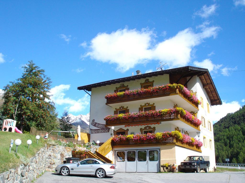 Hotel Alpenfriede Curon Venosta Exterior photo